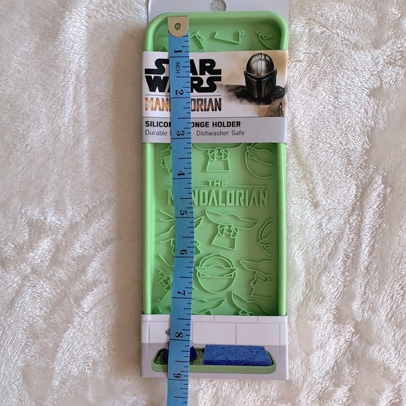 3/$30 NWT Star Wars Mandalorian Silicone Kitchen Sponge Holder - Picture 6 of 6